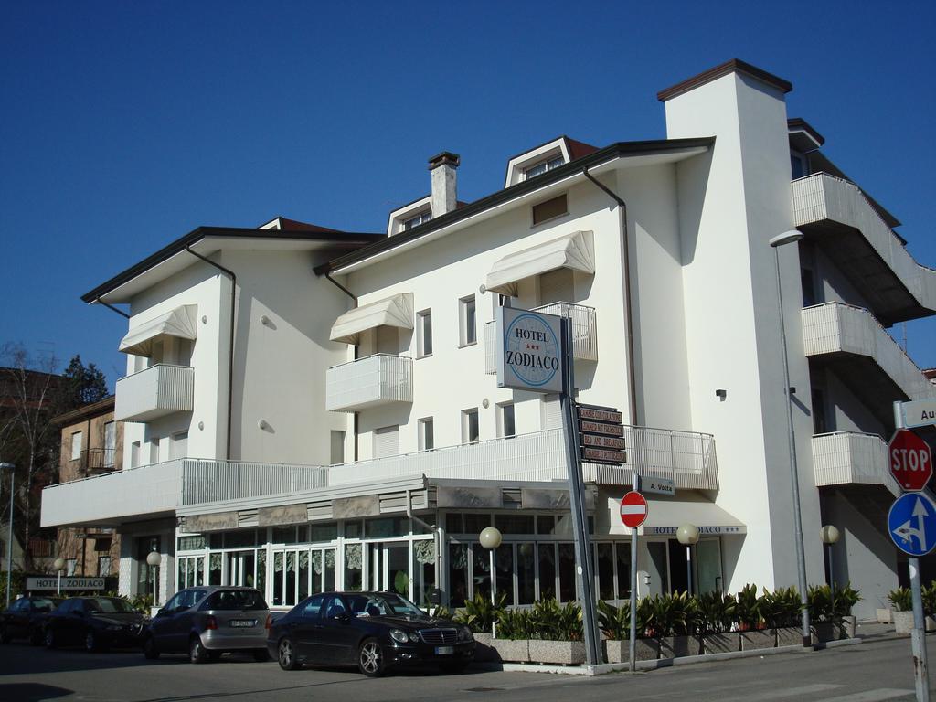 Hotel Zodiaco Lido di Jesolo Eksteriør bilde
